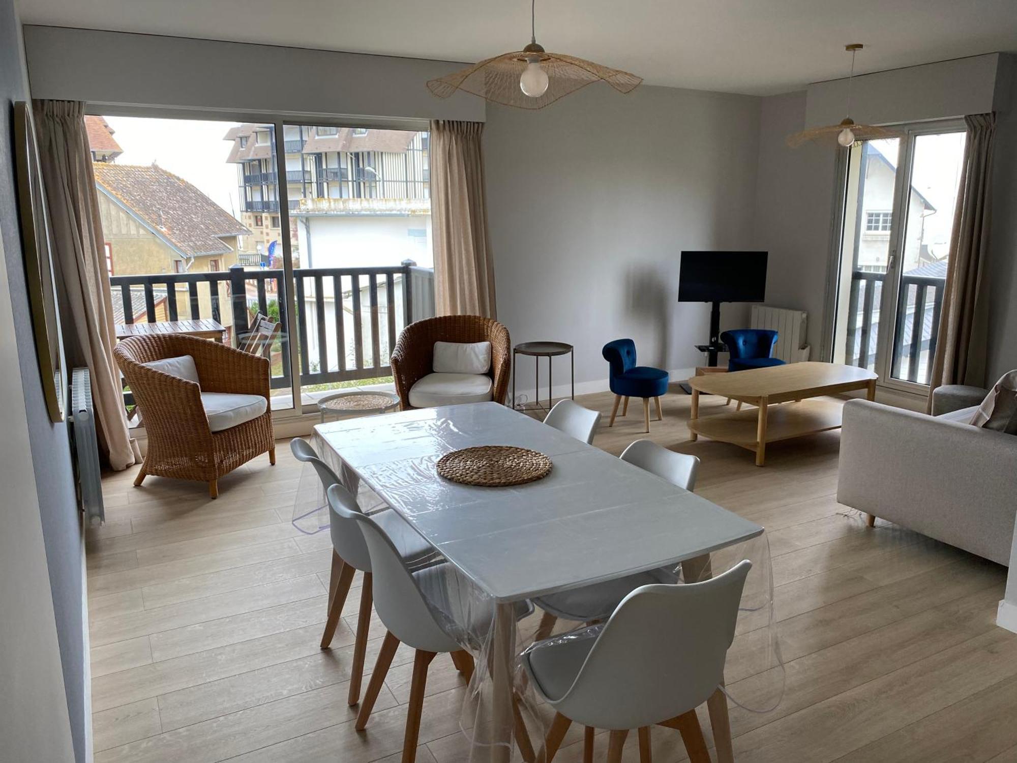 Appartement 65M2 Avec Balcon Vues Partielles Mer A 150M De La Plage Et Centre, Wifi Et Parking Prive Blonville-sur-Mer Eksteriør billede