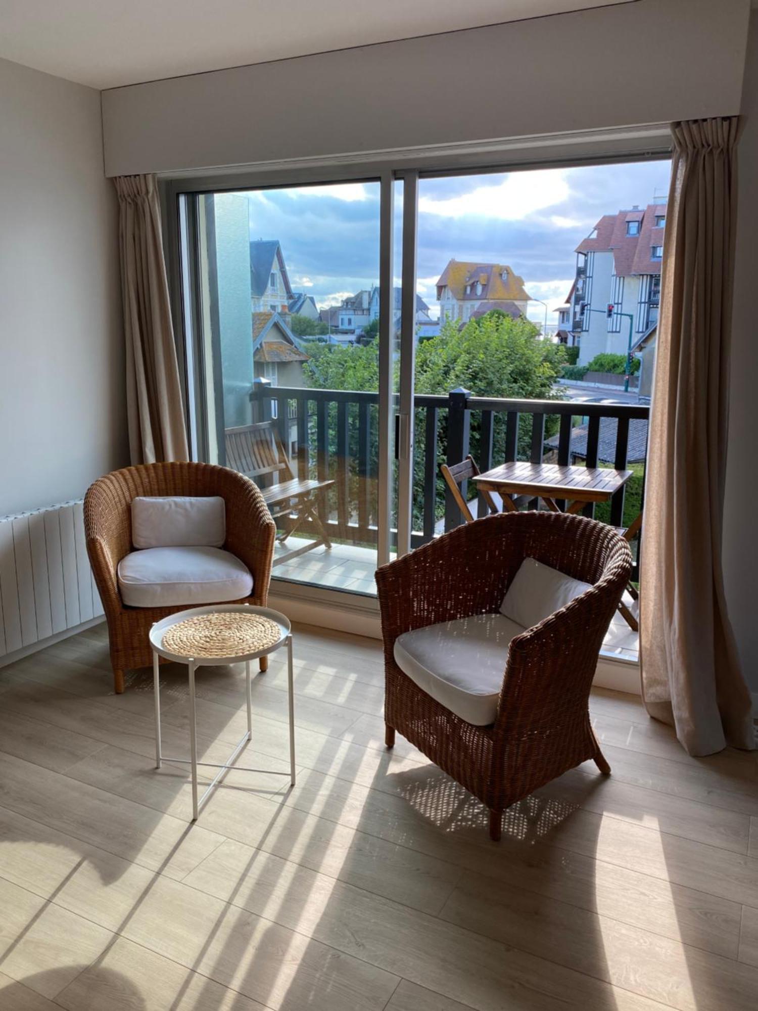 Appartement 65M2 Avec Balcon Vues Partielles Mer A 150M De La Plage Et Centre, Wifi Et Parking Prive Blonville-sur-Mer Eksteriør billede